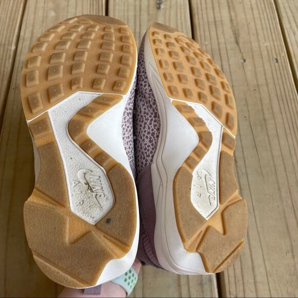 NWOT Nike Air Footscape Mid Utility Pink Running Shoes Size 7 - Picture 8 of 10